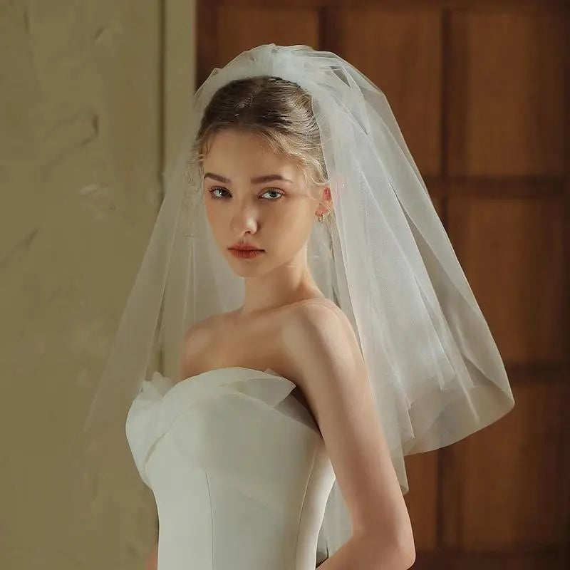 V378 Short White Two layer Soft Tulle Wedding Veil for Bridal Handmade Bride to Be Headdress Veil with Hair Comb