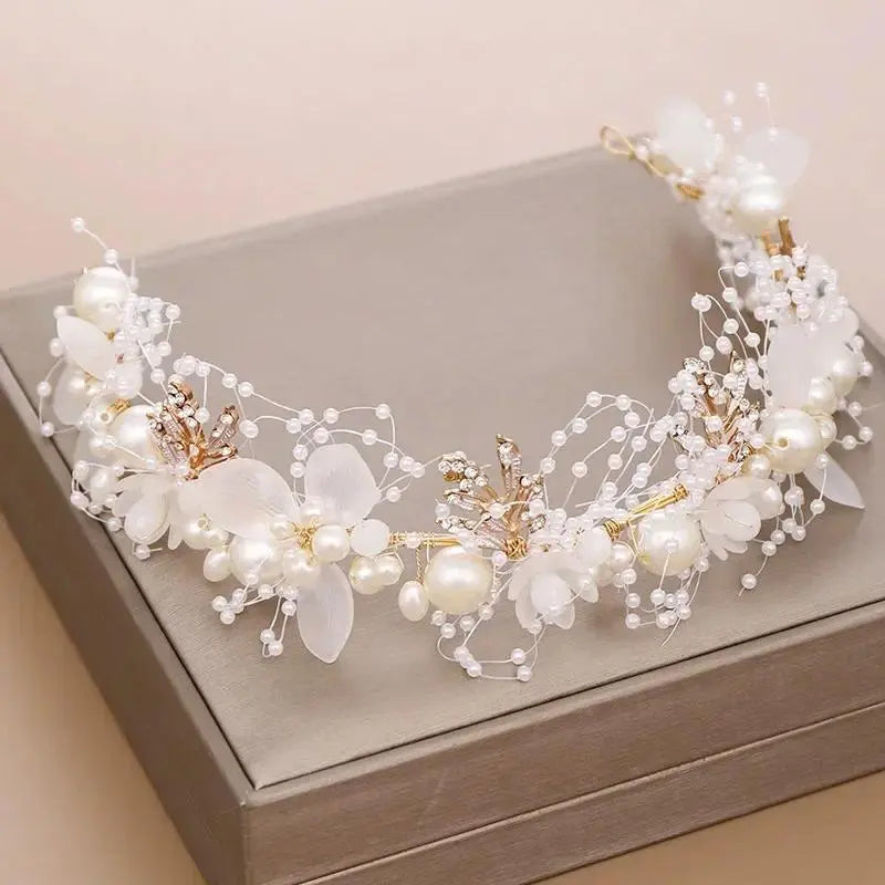 Pearl Flower Crown Headband Bridal Crystal Wedding Headpiece Boho Bride Hair Accessories Floral Crown for Bridesmaid Prom 2025