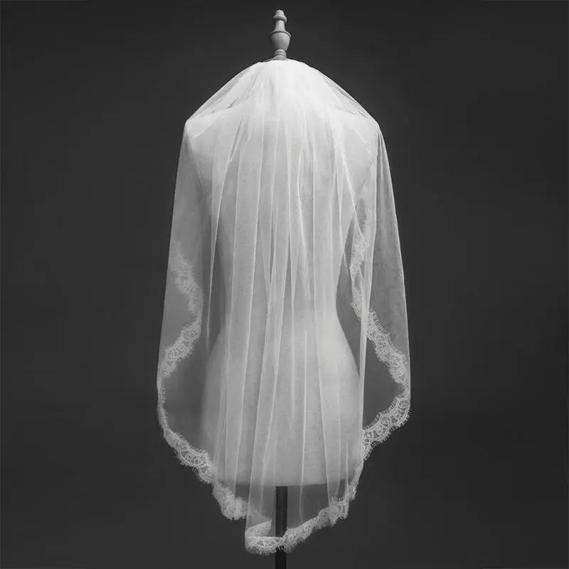 Wedding Bridal Veils Small Eyelash Lace Flower Edge Tulle Elbow Fingertip Length Veil Bride Hair Accessories Comb