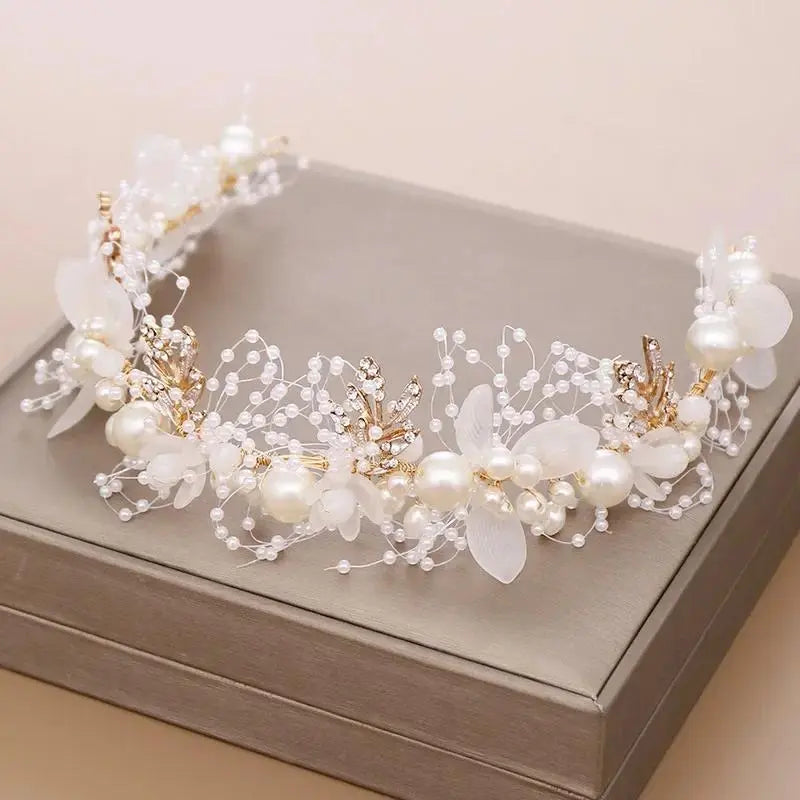 Pearl Flower Crown Headband Bridal Crystal Wedding Headpiece Boho Bride Hair Accessories Floral Crown for Bridesmaid Prom 2025