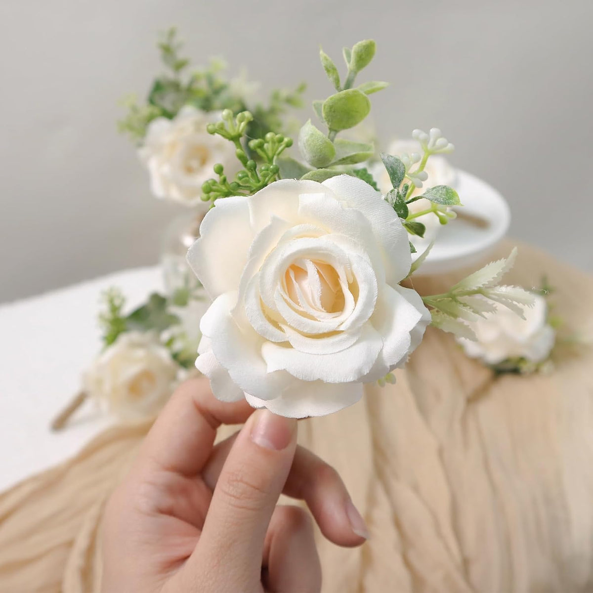 Gvhntk Ivory Rose Boutonniere for Men Wedding Set of 6 Groom Groomsmen Best Man Artificial Flowers Boutonniere for Wedding Ceremony Anniversary Prom Flowers Formal Dinner Party (6, White, Middle)