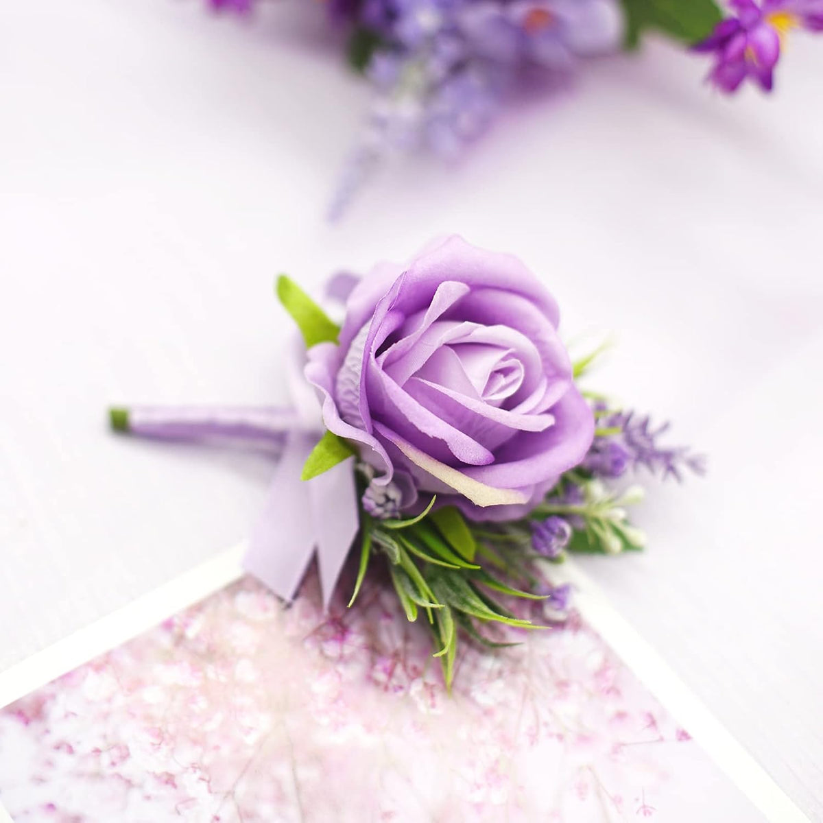 1Pc Single Purple Lavender Boutonnieres for Men Wedding Prom, Artificial Rose Lilac Flower Groom and Groomsmen Boutonniere for Wedding Homecoming Ceremony Anniversary, Formal Dinner Party
