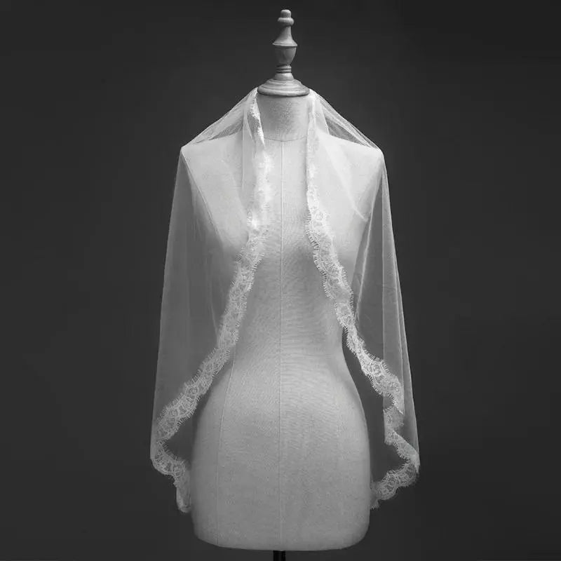 Wedding Bridal Veils Small Eyelash Lace Flower Edge Tulle Elbow Fingertip Length Veil Bride Hair Accessories Comb
